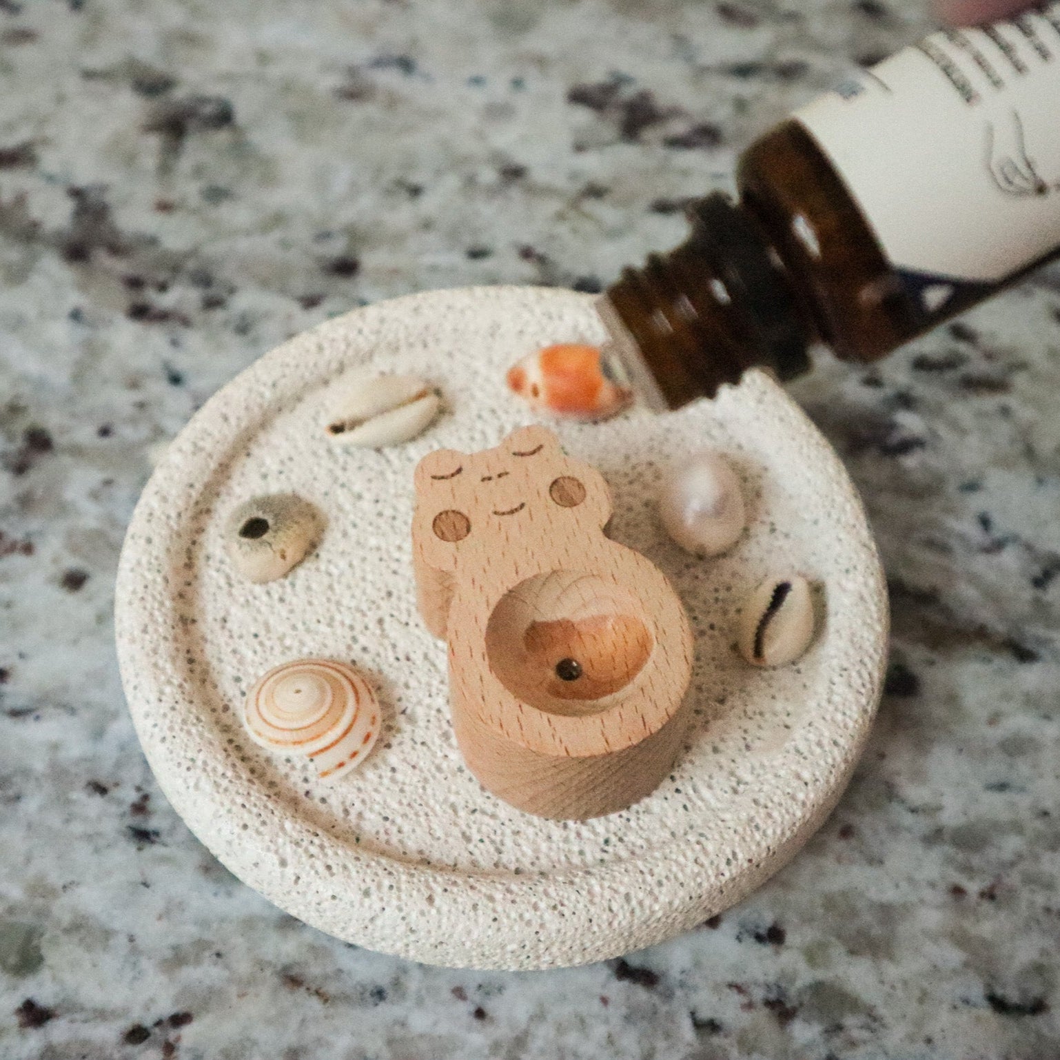Frog Wooden Essential Oil Diffuser & Incense Holder – FSC Wood, No Power Needed | Plantish.